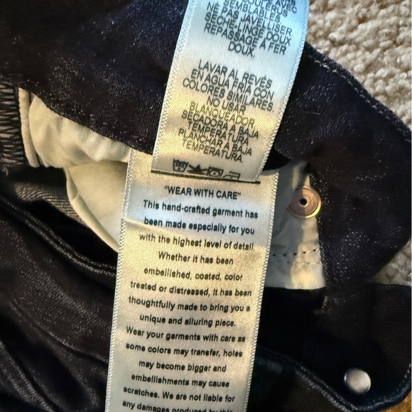 Good American Jeans - Picture 6 of 10